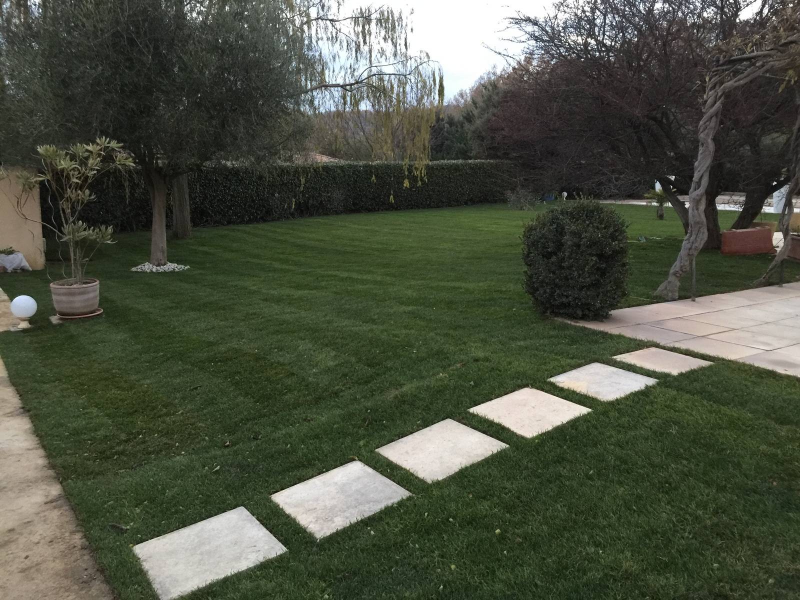 Entretenir son jardin durant l'année grâce à votre jardinier paysagiste