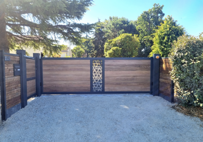 portail en composite et aluminium
