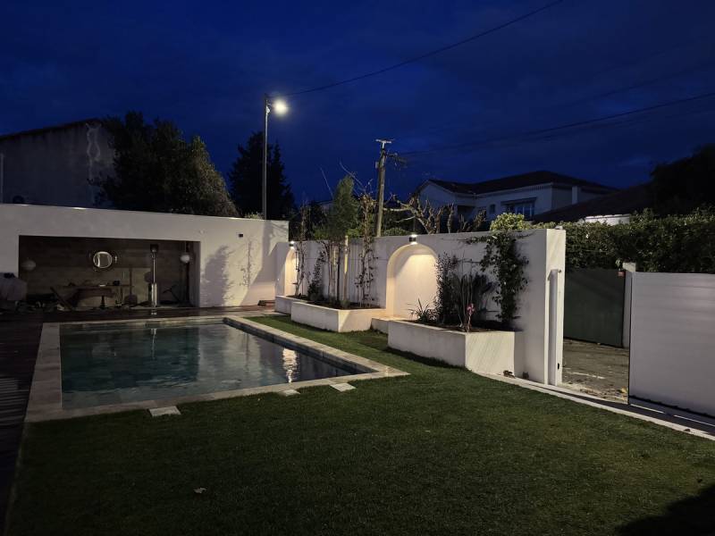 Aménagement d'un jardin et d'une pergola en bois de Douglas à Marseille (13) dans les Bouches-du-Rhône