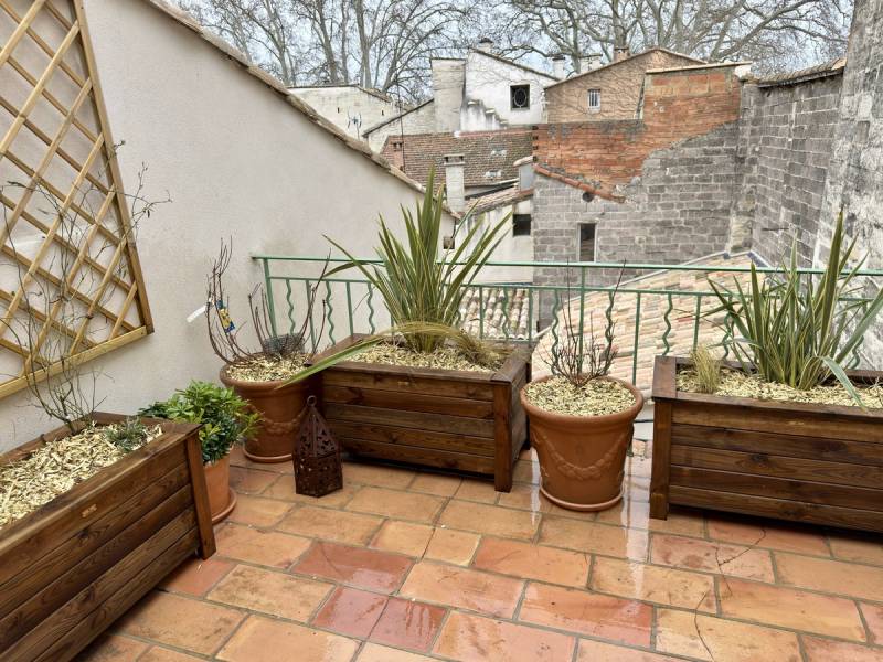 jardinières en bois sur terrasse