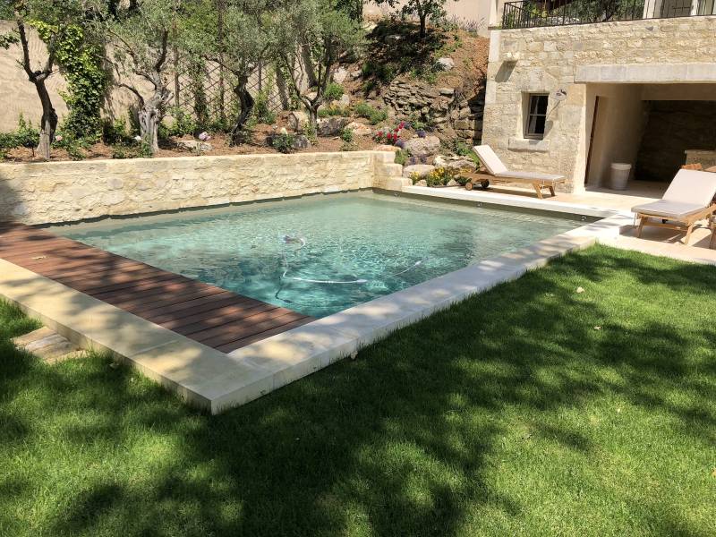 plantation de végétaux pour créer un massif