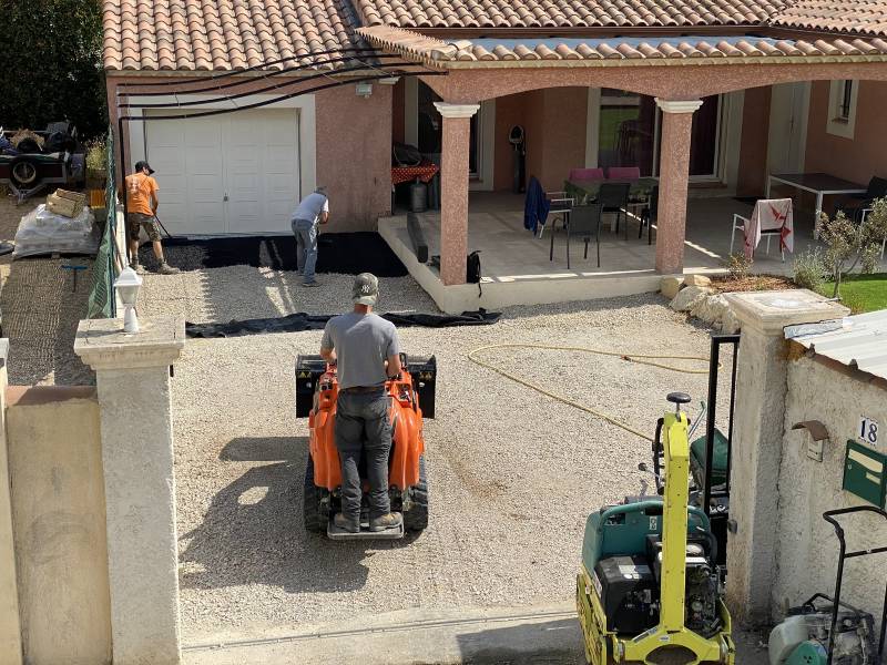 Création avec différents types d'ouvrages maçonnés en Provence