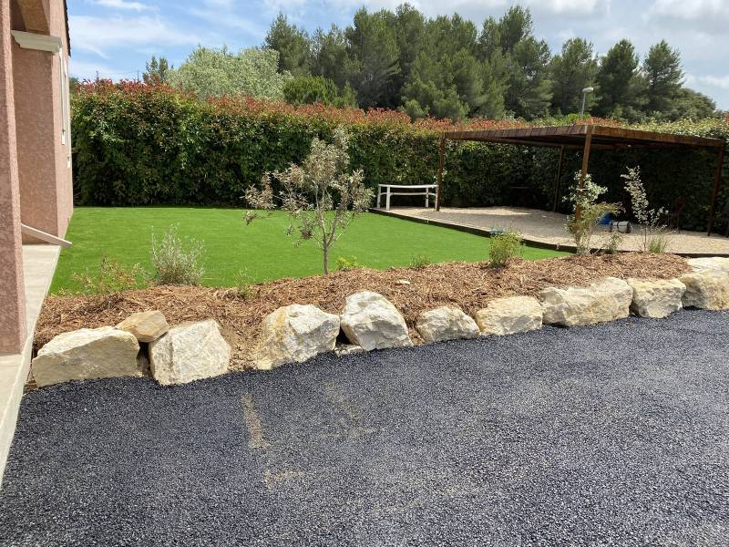 aménagement et pose d'un gazon synthétique