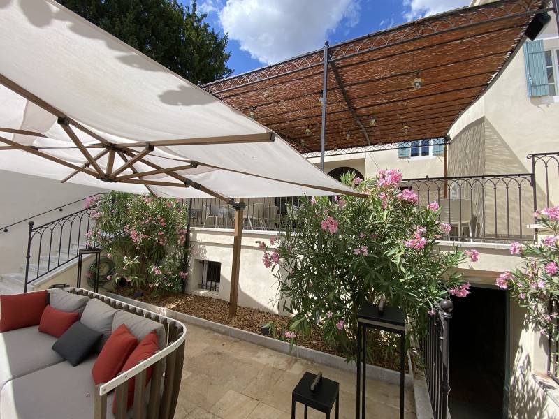 Installation de pergolas en bois a chateauneuf du pape 
