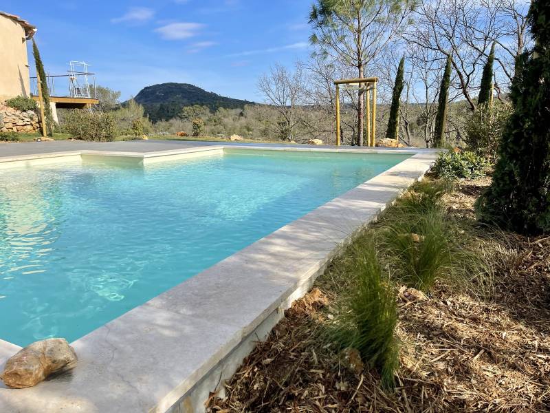 Création paysagère avec piscine dans le Var
