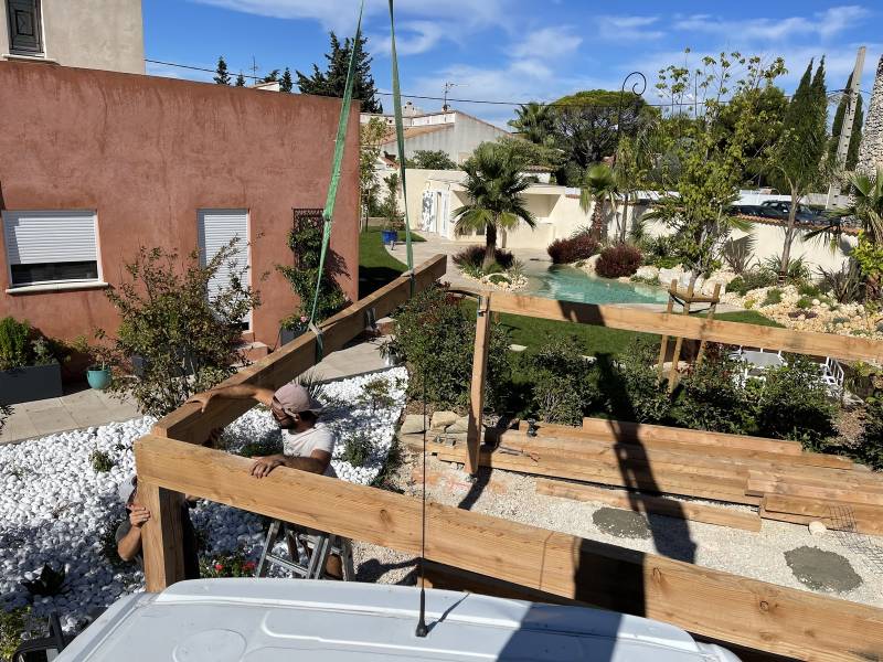 Création et aménagement d'un jardin paysager autour d'un bassin/piscine naturelle