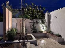 Notre zone d'activité pour ce service Création d'un jardin cosy avec mobilier d'extérieur et gazon synthétique
